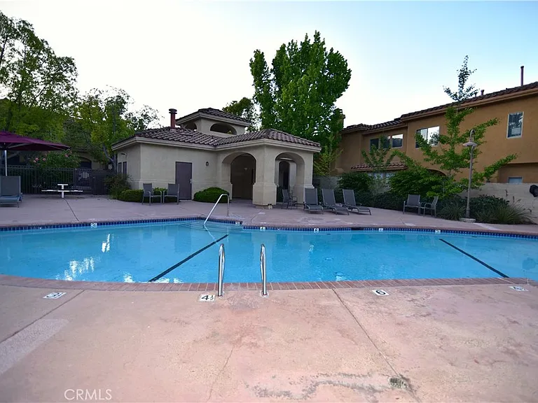 2090 Villa Del Lago Dr #B — Photo 22