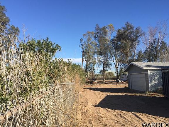 3rd image of 1701 E Vista Dr