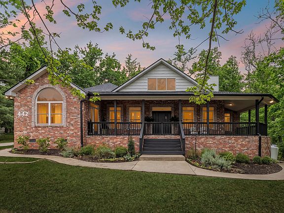 2nd image of 442 Lakeview Cir