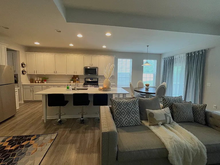 1728 Hudgins Farm Cir #1728 — Photo 5