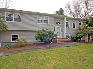 29 Bear Brook Ln, Livingston, NJ 07039