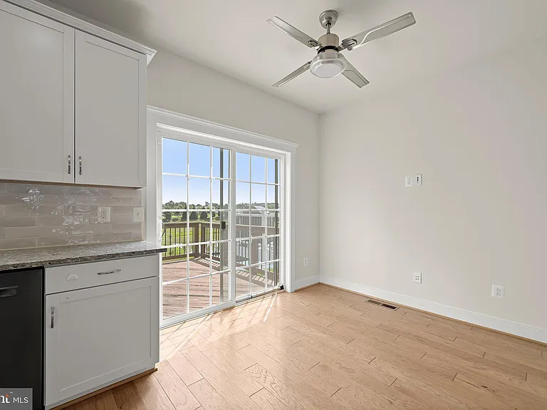 212 Upper Brook Ter — Photo 17