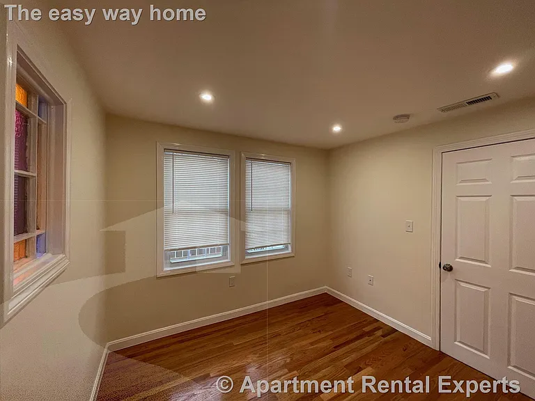 81 Moreland St — Photo 8