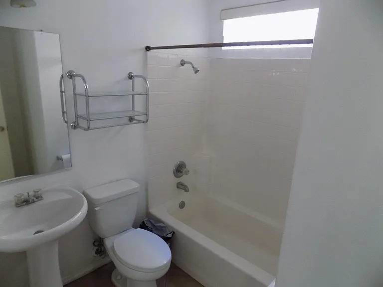11833 Worcester Dr — Photo 6