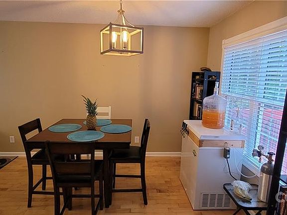 4th image of 2051 16th Avenue Pl SW