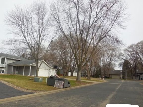 Exterior Neighborhood (street photo)