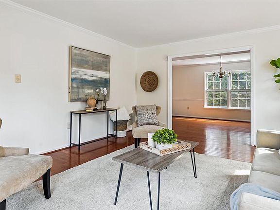 4th image of 20290 Mustoe Pl