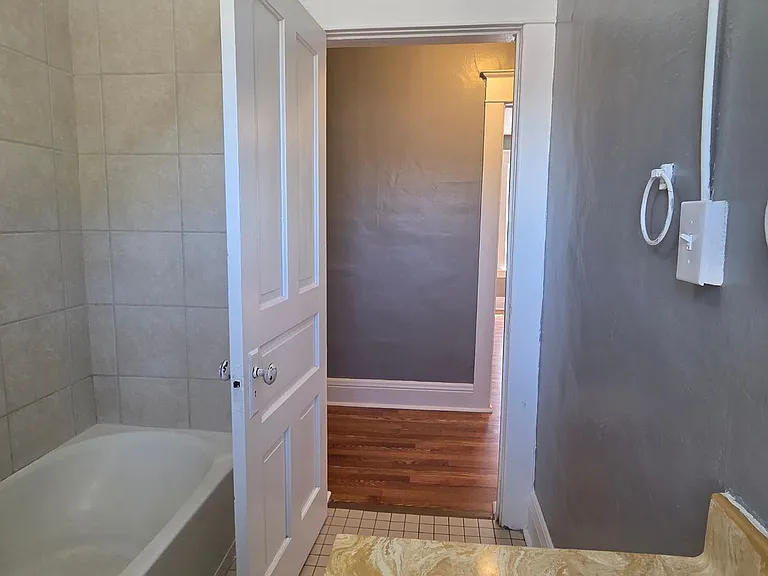 430 E Bremer St #2 — Photo 12