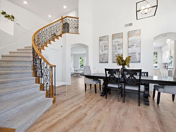 3rd image of 2639 El Granada Rd