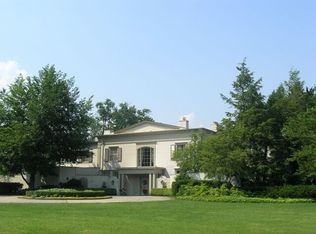 60 Renaud Rd, Grosse Pointe Shores, MI 48236