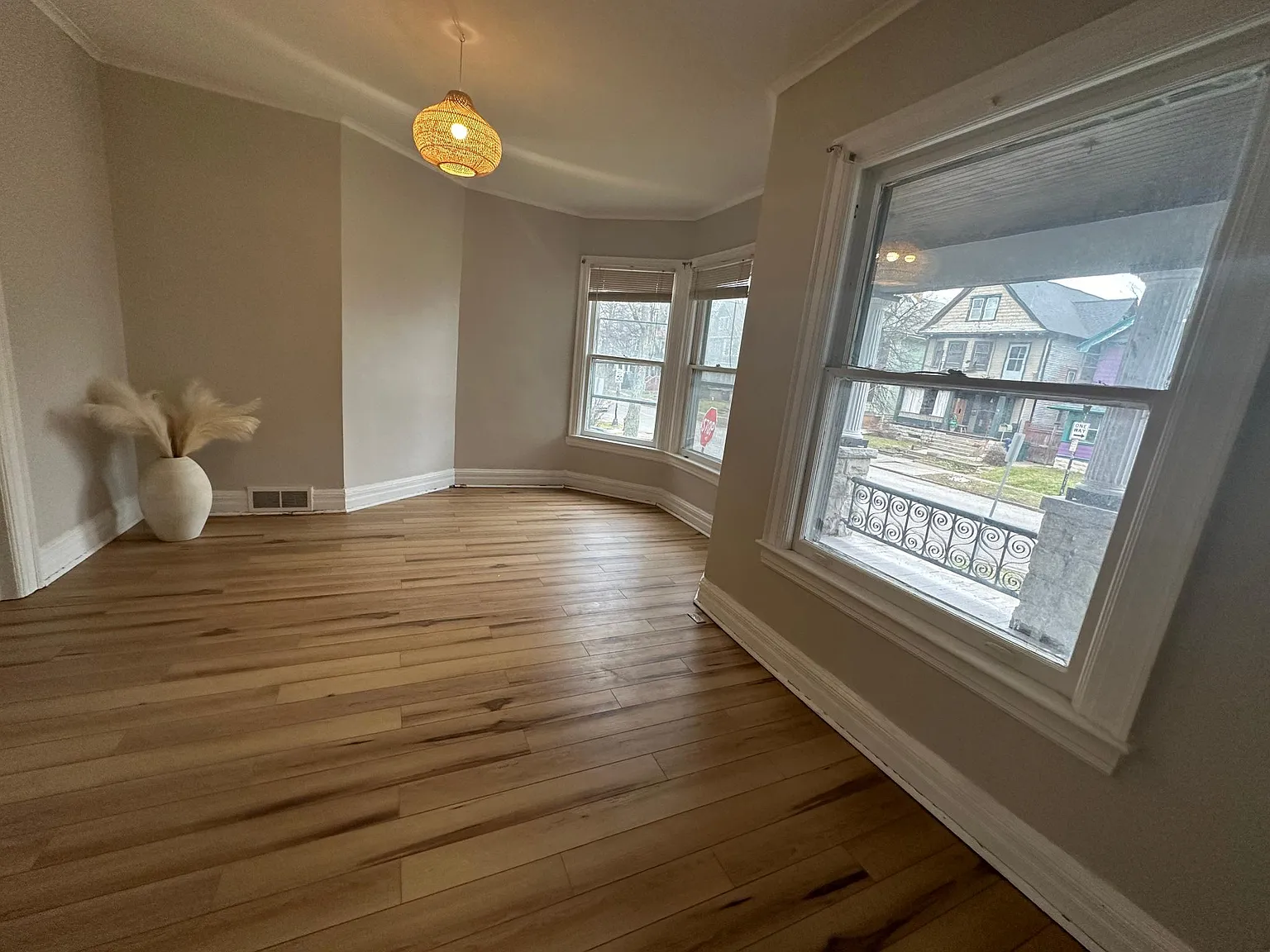 495 Breckenridge St — Photo 2