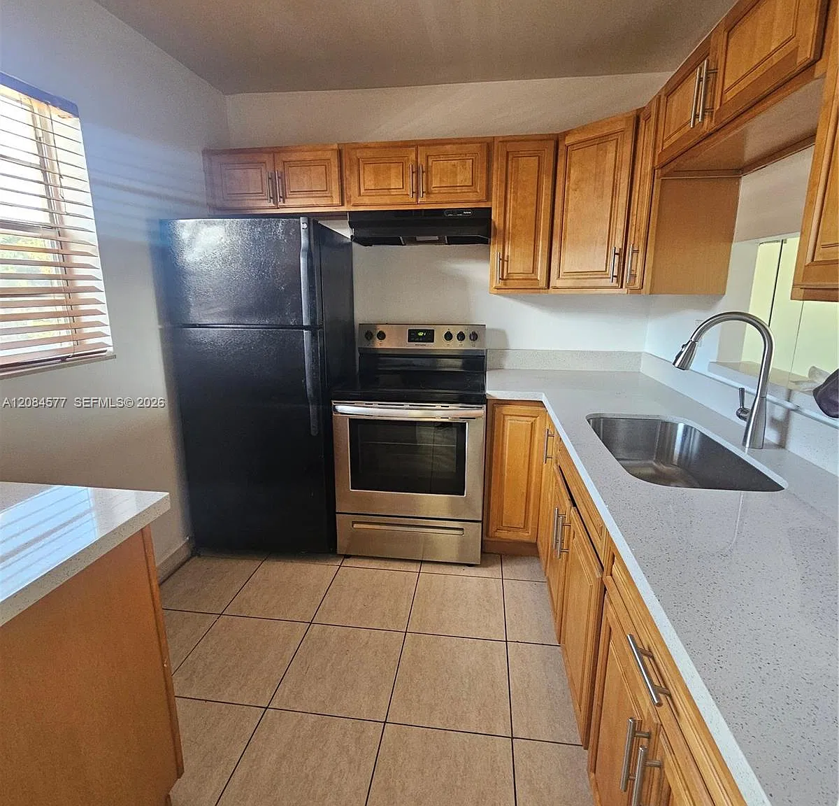 5021 W Oakland Park Blvd — Photo 2