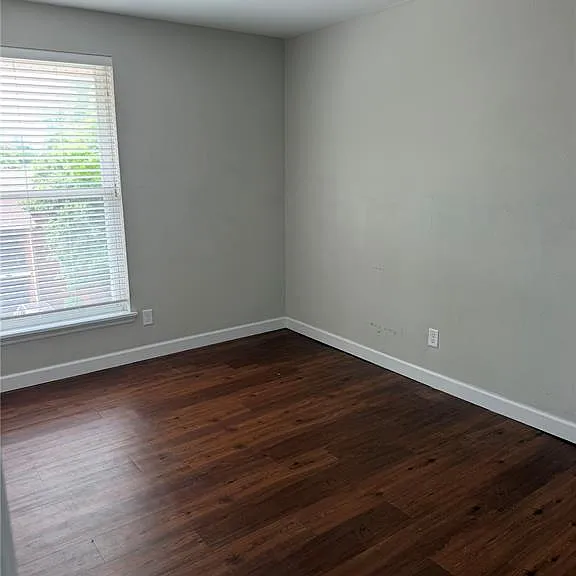 1969 Greenglen Dr #303 — Photo 6