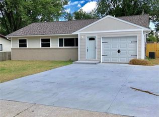 6128 Old Collinsville Rd, Fairview Heights, IL 62208