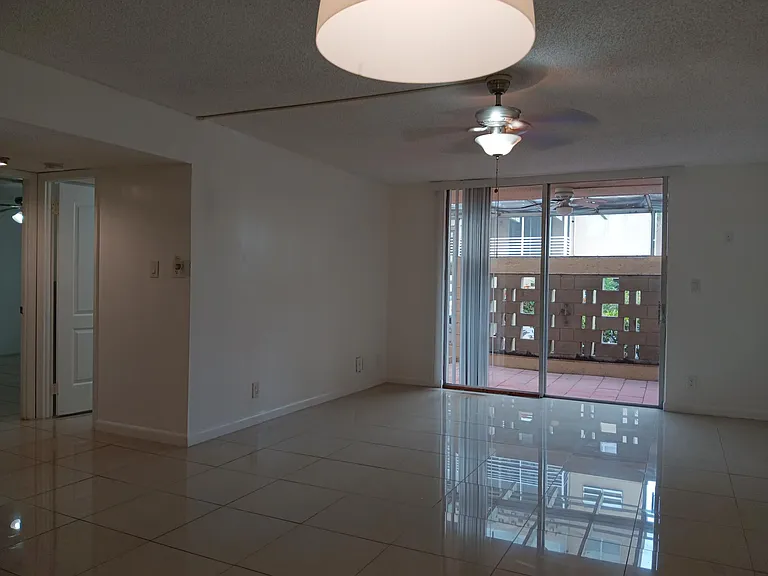 NW 68th Ave — Photo 12