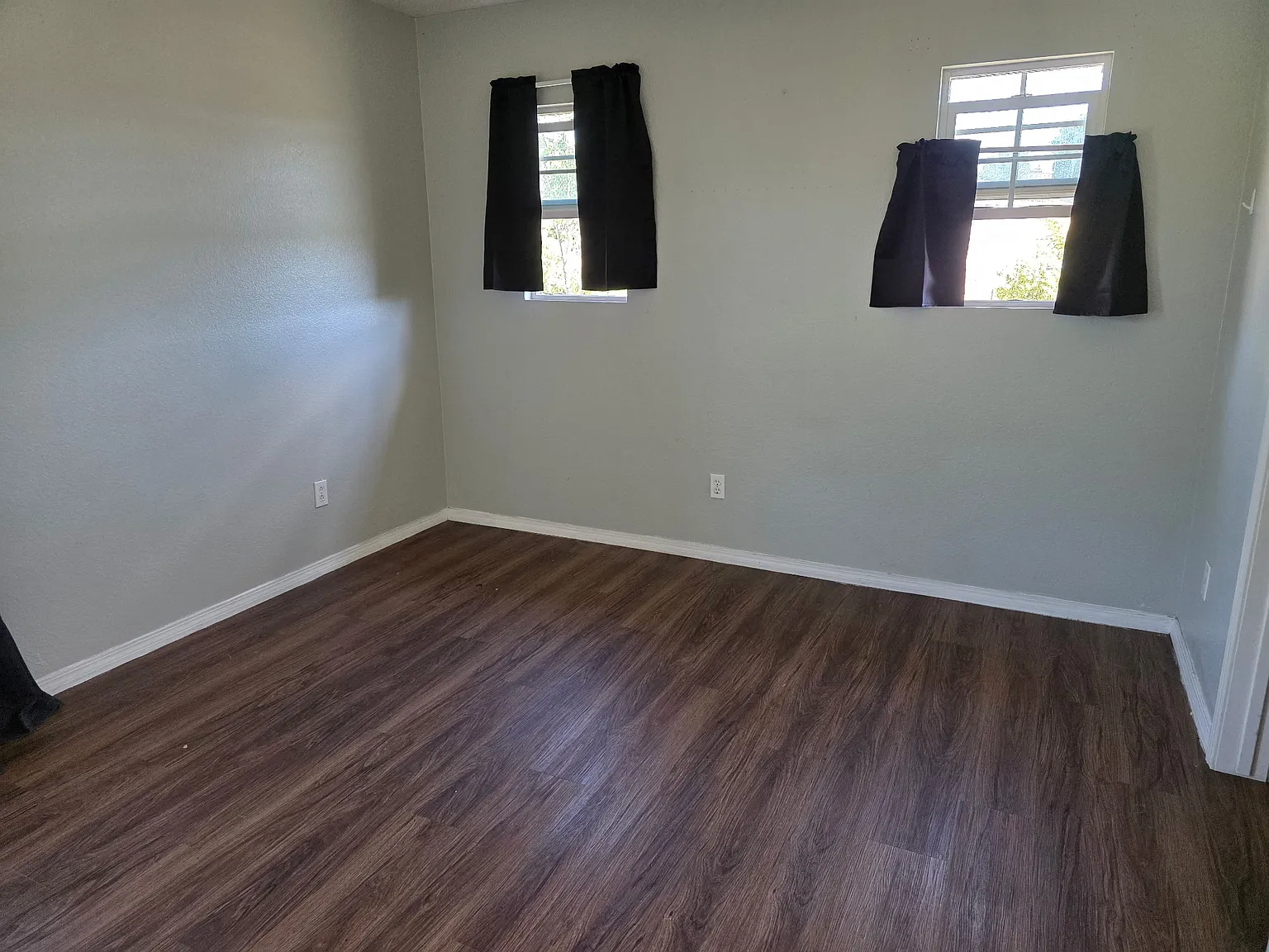 5 bed, 3200 sqft, $1,400 — Photo 4