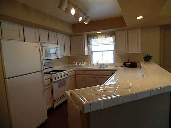 3rd image of 6701 Amarinta Ave #273