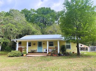 9433 S Great Oaks Dr, Floral City, FL 34436