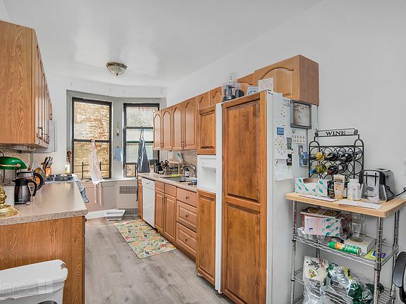 5th image of 4720 42nd St APT 2C