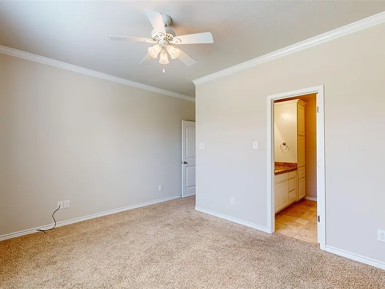 3805 Silverthorne Ln — Photo 22