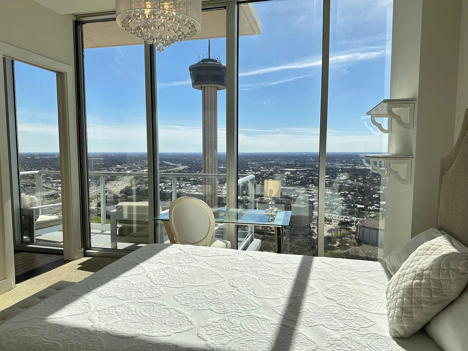 1 bed, 738 sqft, $2,800 — Photo 2