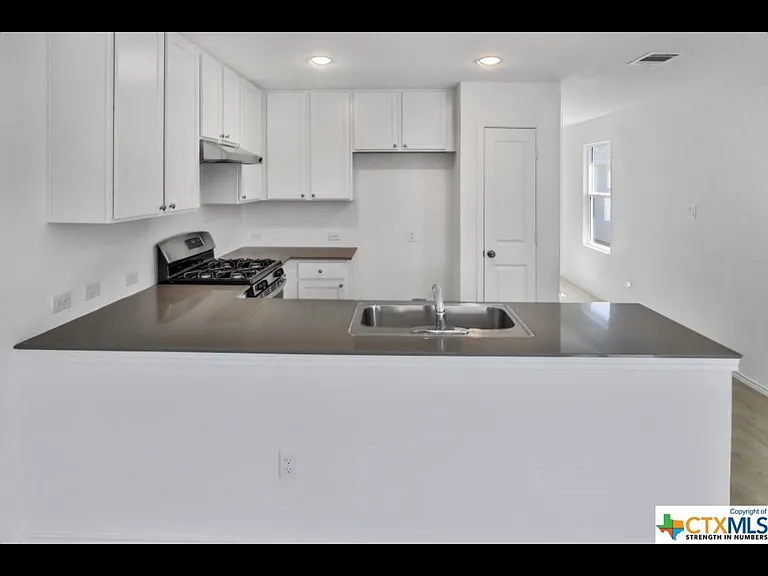2770 Green Finch — Photo 2