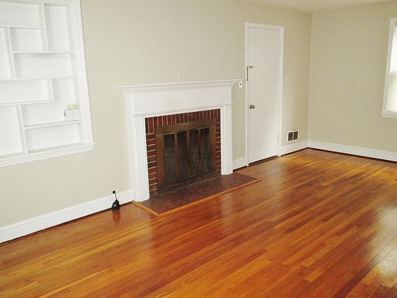 4th image of 2422 Dorchester Dr NW