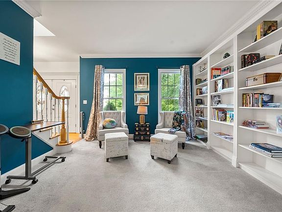 5th image of 365 Cottrell Rd