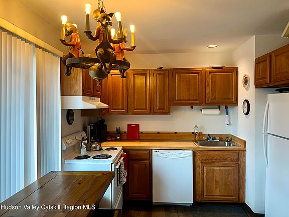 2nd image of 45 Quads Way #45