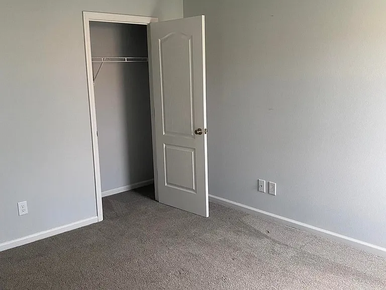 684 Carlsbad Dr — Photo 29
