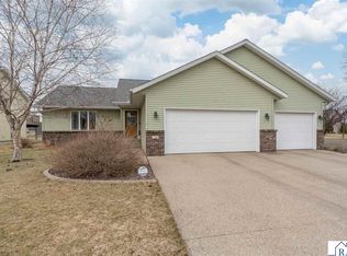 100 La Costa Ln, Mankato, MN 56001