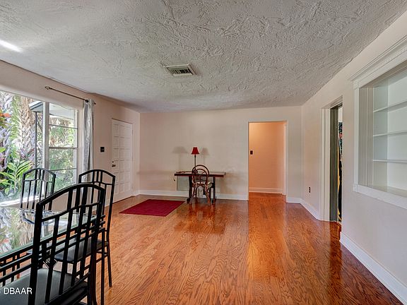 5th image of 1600 Magnolia St