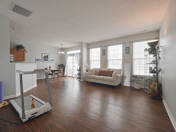 5th image of 10915 Perry Pear Dr