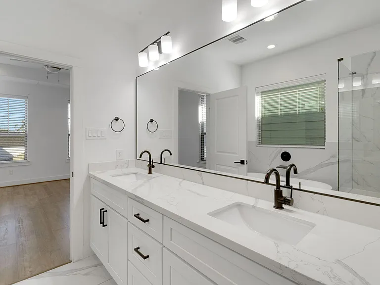 1526 Chestnut St — Photo 38