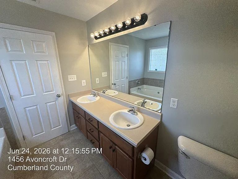 1456 Avoncroft Dr — Photo 15