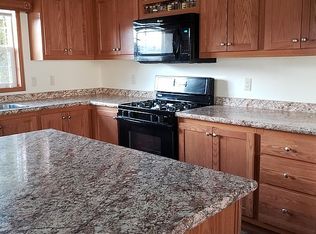 47 Willow Ct, Oakland Township, MI 48363