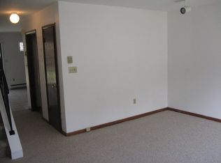 7 Eden Dr, Danbury, CT 06810