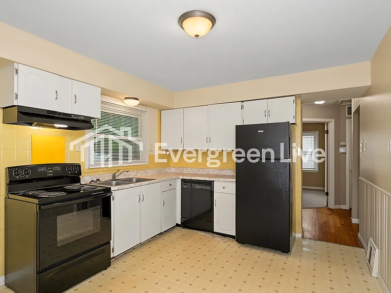 110 Saint Daniel Ln — Photo 10