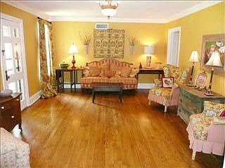 3rd image of 3776 Highland Park Pl