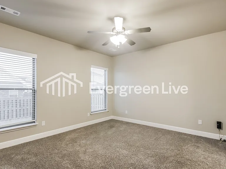 2100 Periwinkle Pl — Photo 9