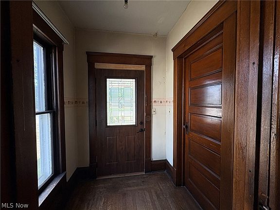 3rd image of 438 N Wooster Ave