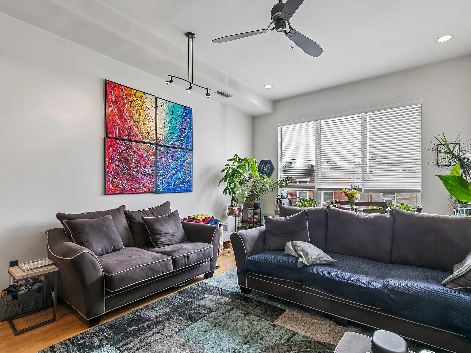 3 bed, 2037 sqft, $3,500 — Photo 4
