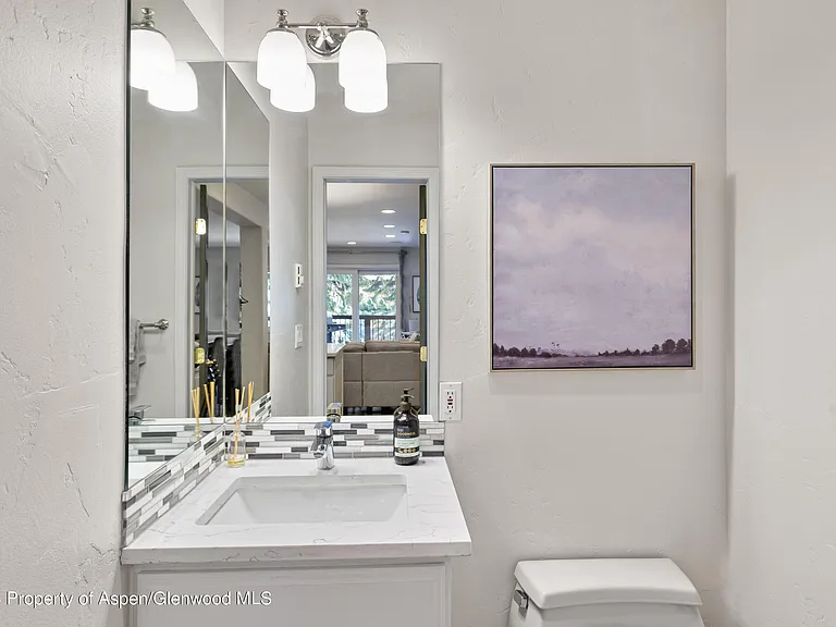 650 S Monarch St #2 — Photo 15