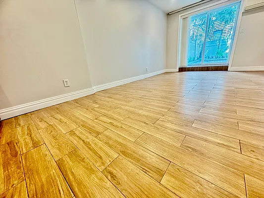 Rented by R New York | media 1