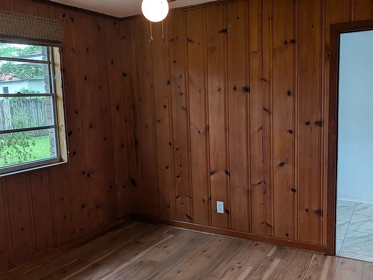 235 Burgin Ave — Photo 6