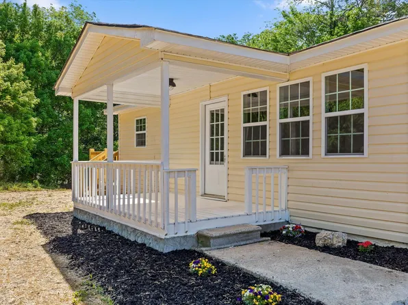 192 Prater Lake Rd NE, Calhoun, GA 30701