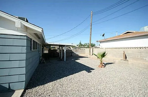 3 bed, 1186 sqft, $1,950 — Photo 3