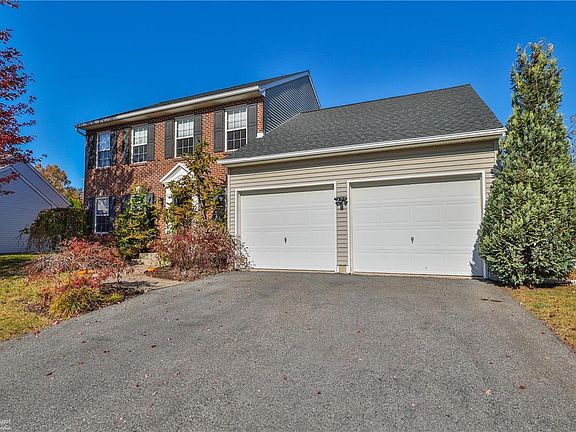 2nd image of 2435 Cara Ct