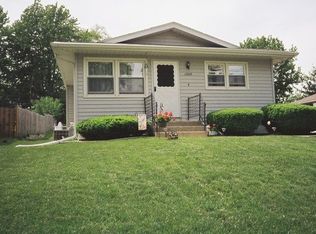 1205 Sycamore St, Lake In The Hills, IL 60156