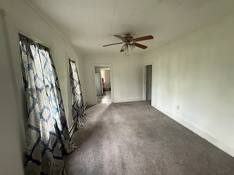 327 Keyser Ave — Photo 6